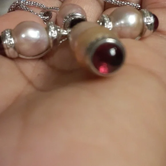 925 Genuine Pearls with Garnet Cabochons end Caps. - Picture 4 of 14